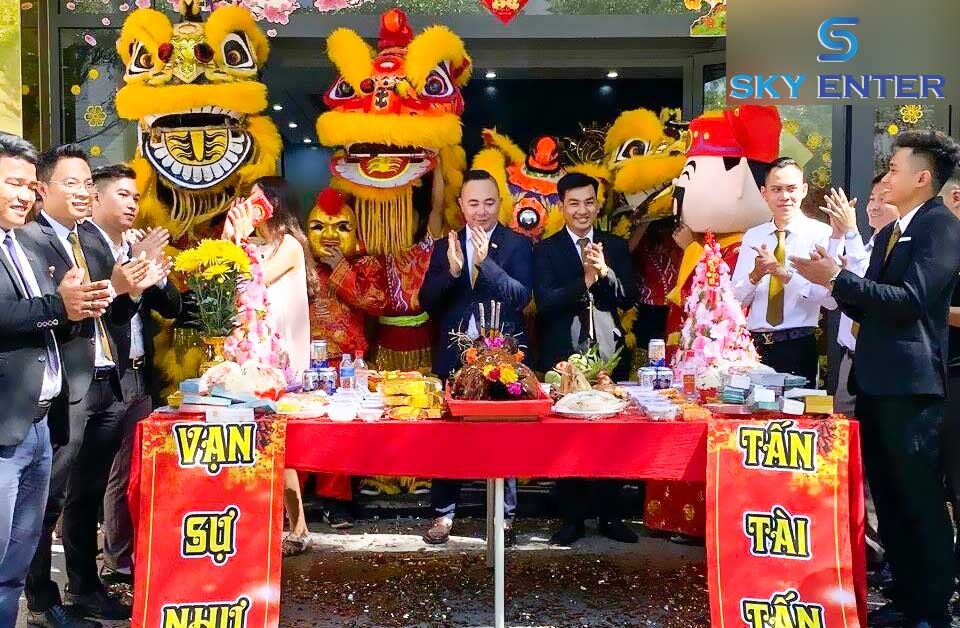 CUNG CẤP LÂN SƯ RỒNG KHAI TRƯƠNG CÔNG TY BĐS CROWN LAND